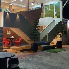 The Kapal Seaview Resort
