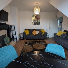 Lovely 2 Bedroom Apartment in Central Location