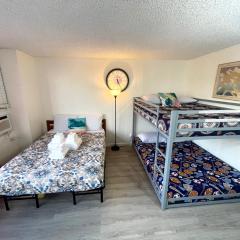 Waikiki Canal Family Room 6person
