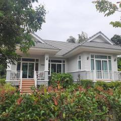 Resort house - 2 min walk to the beach