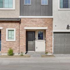 Community Pool and Hiking Trails Phoenix Condo!