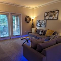 End of Summer Retreat - Sleeps 7 "Gym and Pools still OPEN!" Book that Family Weekend TODAY!