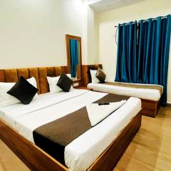 Hotel Raj - Family stayz