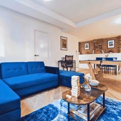 Signature Suite- City Centre, Canal, Pool Table, Netflix Sleeps 7