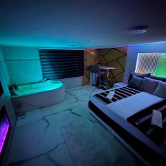 BoomBoom Room
