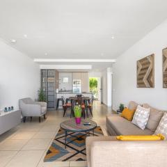Maho Beach House - Elegant 1 Bedroom, Beach Level