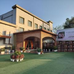 Hotel Luxe Opera NH8 - 7km from IGI Delhi Airport