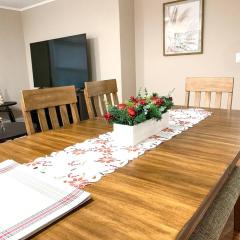 Newly Renovated 2 BR downtown Apt, family getaway.