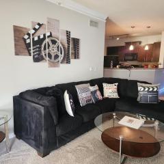 Movie Themed Family Get-a-way! Sleeps 7 Popcorn, Snacks, and Drinks, Included - Pools are still OPEN!