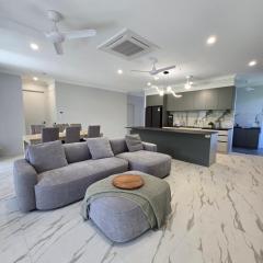 41RedPebbles Villa in Redlynch,Cairns QLD