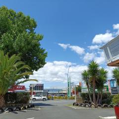 Rainbow Motel & Guest House