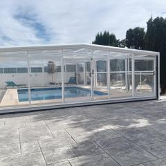Casa rural con piscina climatizada y barbacoa a 10 km de Alicante y playas, 3000 m2 de terreno