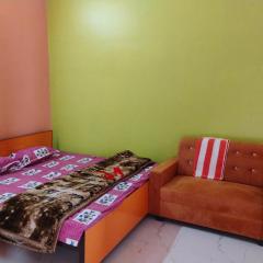 Geeta Teerth Guest House AC and Non AC Rooms