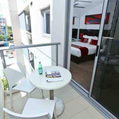 Discover Comfort CBD Studio Balcony Pool Gym Sauna