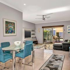 Relaxing Getaway Steps from Grange Beach