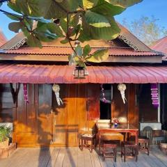 Ruenton Resort เรือนต้น รีสอร์ท