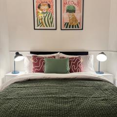 BIG 6 Bedroom House with 8 Beds Perfect for Business in Barnsley by PureStay