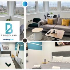 Two Bedroom Flat by Brookland Stays Serviced Accommodation Short Lets Leeds with Free WiFi