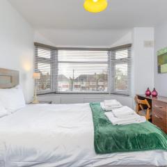 4BR with Private Parking