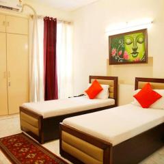 Maplewood Guest House, Neeti Bagh, New Delhiit is a Boutiqu Guest House - Room 4