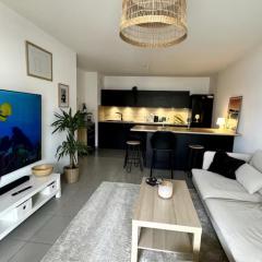 Superbe Appart 2ch, clim, terrasse, pkg, wifi, tv
