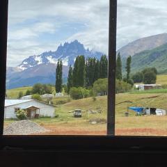 Cabaña y Camping vista bosque estero