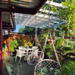 Sun and Shade Apartment