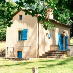 Petite maison charmante à Cons-la-Grandville avec terrasse et jardin