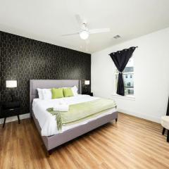 Sleek Stylish Apartment in Prime Location