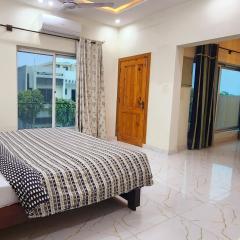 Haven Lodge, cheerful 3BR in Bahria Enclave Islamabad