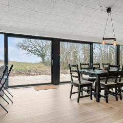 Cozy Home In Faaborg With Wifi