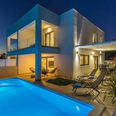 Nice Home In Linardici With Wifi