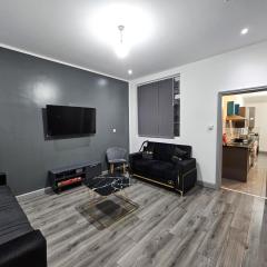 Warm 4-bedroom House With Ensuite In Fallowfield