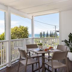 Noosa Gem in Peregian Beach - Ocean View - Steps to beach & village! Dog and family friendly