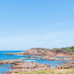 8 Ocean Avenue - Pet Friendly, Wi-Fi, views and Aircon
