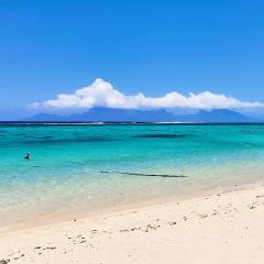 TAHITI - Fare Vainato Beach