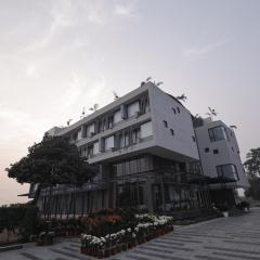 Moolchand Resort