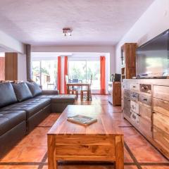 Classic Villa for 12- Pool, BBQ, big exterior area