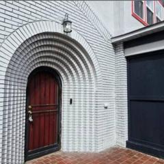 Birmingham's Spacious Uptown Family Retreat
