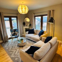 Boru Walk Townhouse -Stylish & Modern Holiday Home