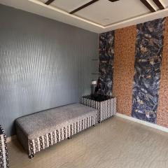 Independent flat kompally