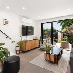 Stylish Rental Merivale - 2BR home