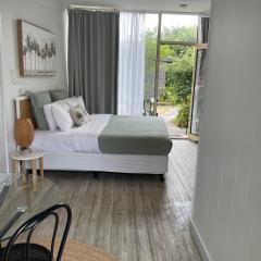 Peninsula Beach Motel