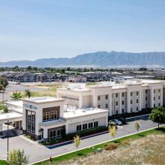 Comfort Inn & Suites Logan Near University
