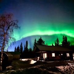 LAKESIDE AURORA CABINS