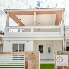 Maximum Beach Hotel