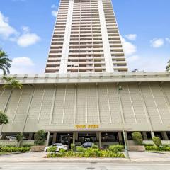 Royal Kuhio 1604 - Spacious Studio with Stunning Mountain Views in the Heart of Waikiki!