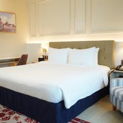 The Monarch Hotel