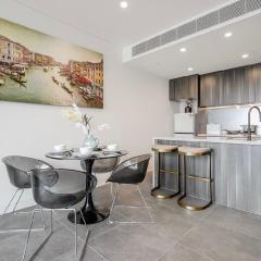 Elegant Art Deco Apartment World class building