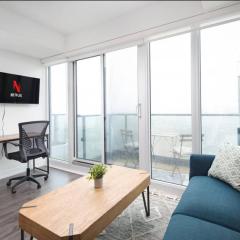 Fantastic Studio by Eaton Centre